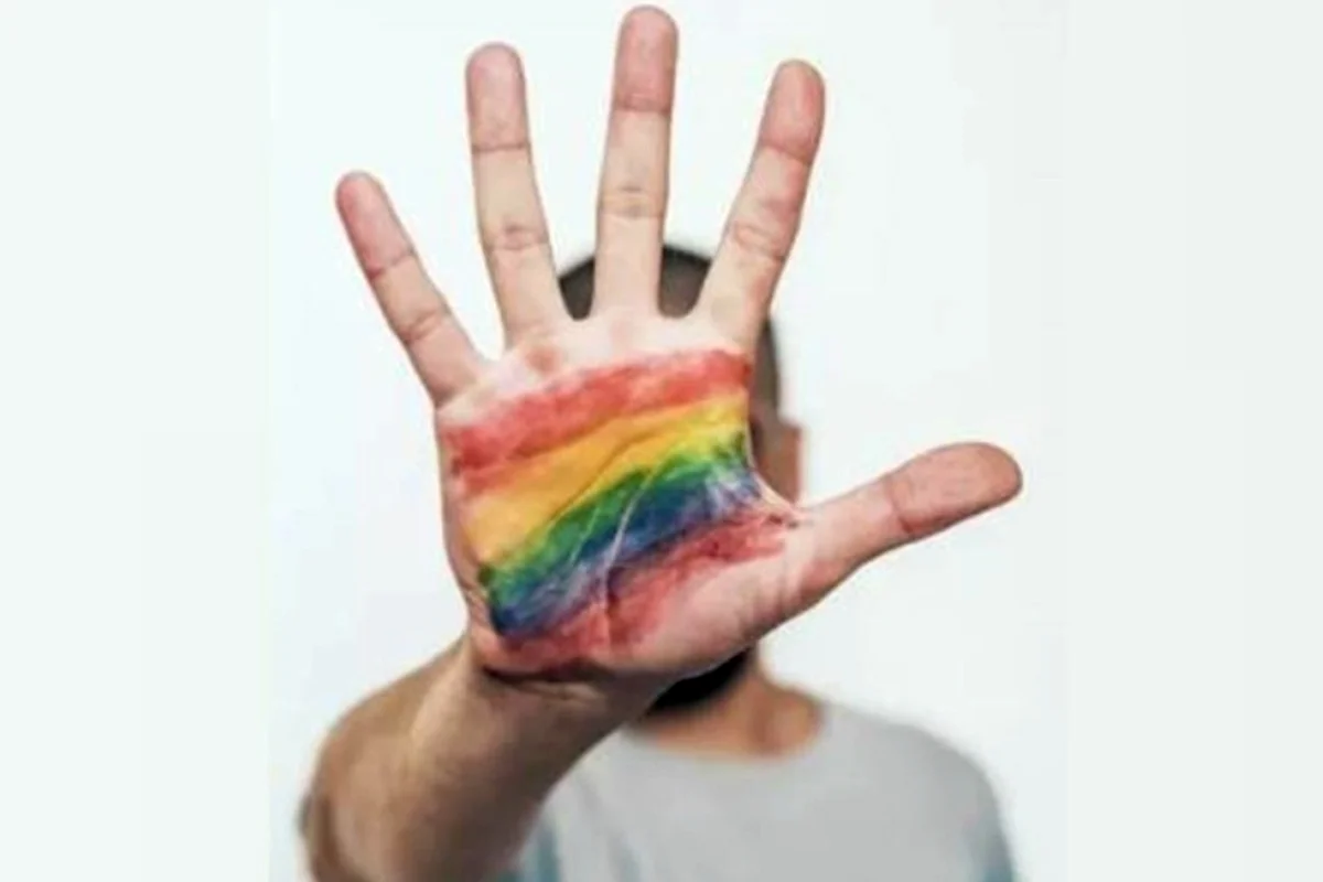 Comissionado de RA condenado por homofobia