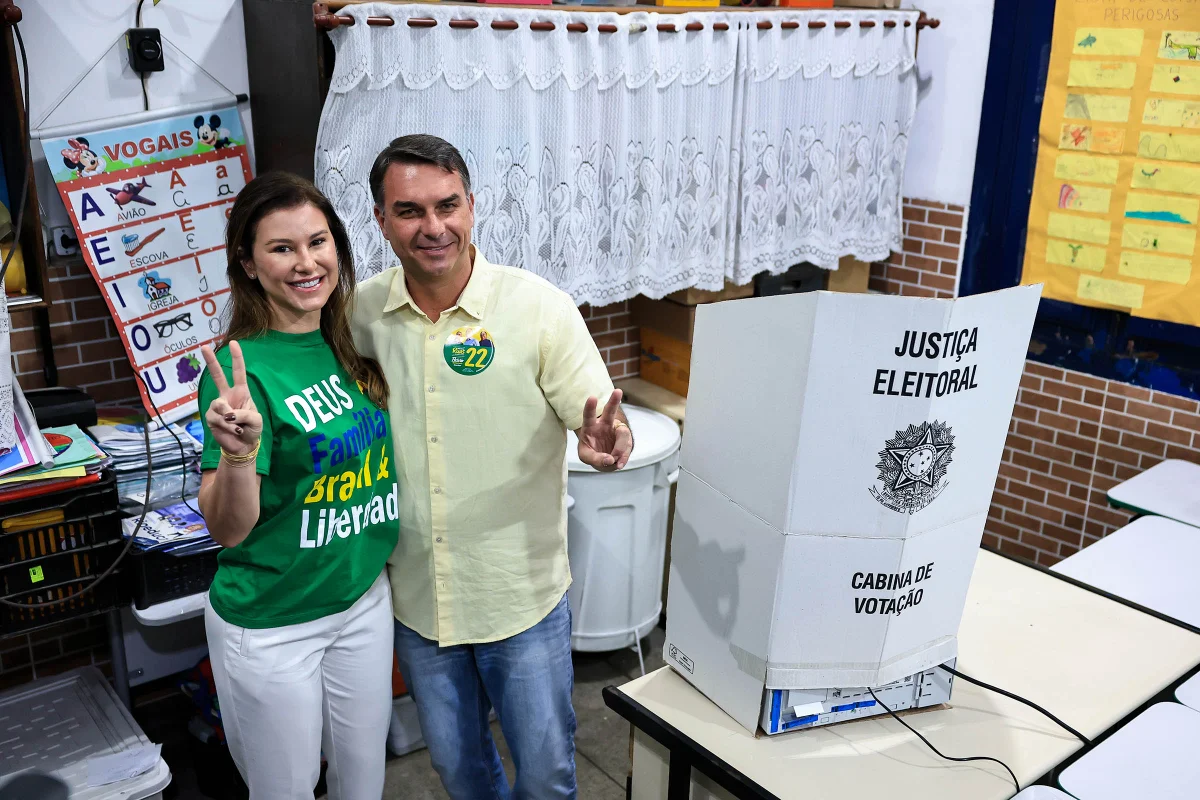Na Papuda, Lula vence Flávio Bolsonaro por 4 votos - imagem 2 Na Papuda, Lula vence Flávio Bolsonaro por 4 votos - imagem 2