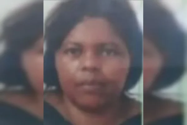 Mulher séria