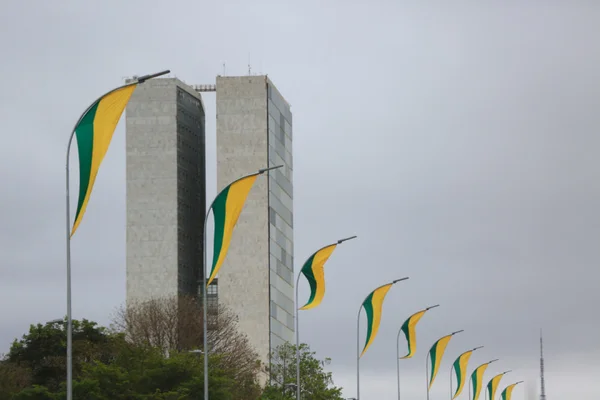 Planalto estende negociação de cargos ao Senado