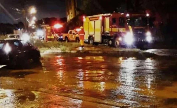Enxurrada deixa três pessoas mortas em Teresina, no Piauí