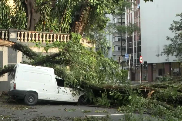 Interdição na rua dona Veridiana, na região central de São Paulo