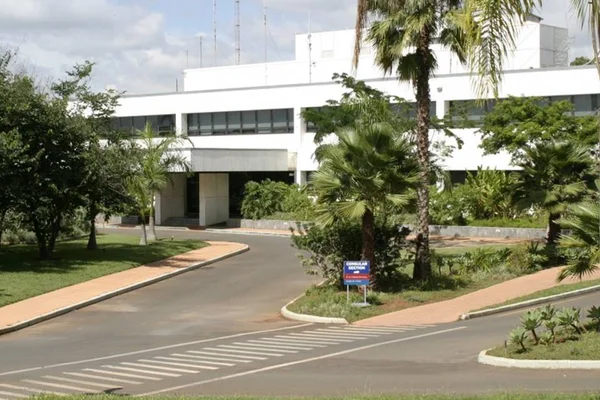 Trinta embaixadas têm dívidas com a União. EUA devem R$ 168 mi