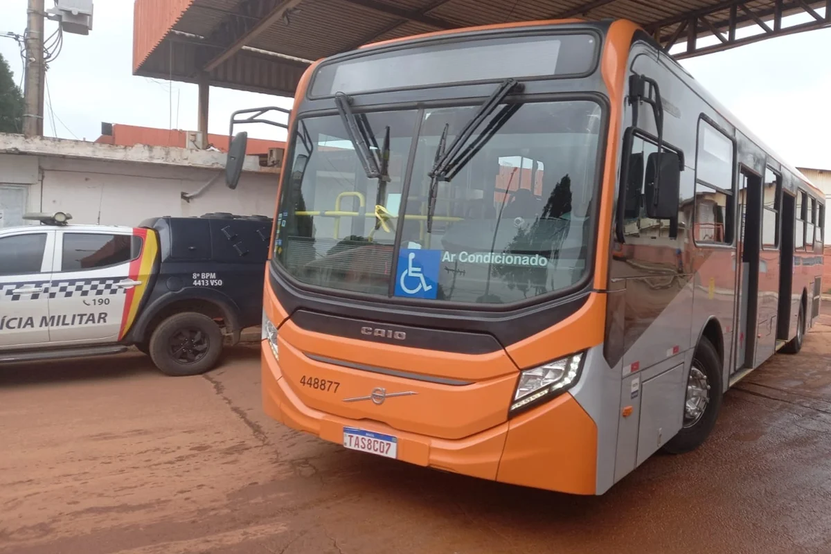 Em destaque: Justiça impede circulação de 90 ônibus da Marechal; usuários são afetados