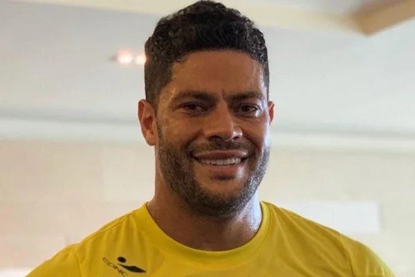 “Não gostei”, diz Hulk Paraíba após irmãs receberem auxílio emergencial