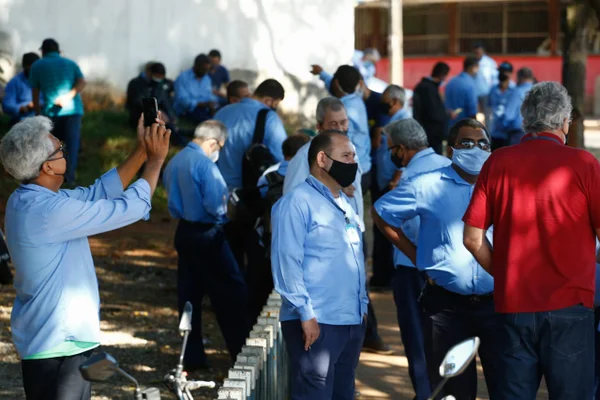 goias motoristas de onibus fazem greve e reivindicam vacina contra covid
