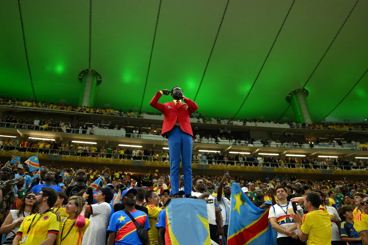 Michel Kuka Mboladinga, torcedor símbolo da República Democrática do Congo Michel Kuka Mboladinga, torcedor símbolo da República Democrática do Congo
