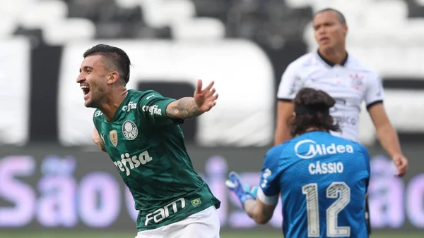Palmeiras vence Corinthians por 2 x 0 e está na final do Paulistão