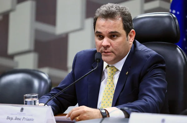 ONGs expressam “preocupação” após ruralista assumir comissão do Meio Ambiente