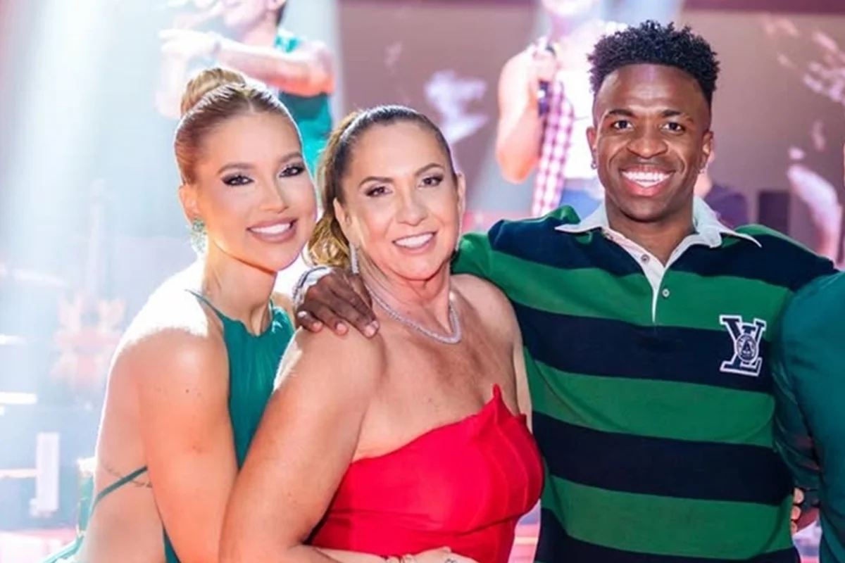 Mãe de Virginia curte crítica à filha após reaproximação com Vini Jr. - imagem 8 Mãe de Virginia curte crítica à filha após reaproximação com Vini Jr. - imagem 8