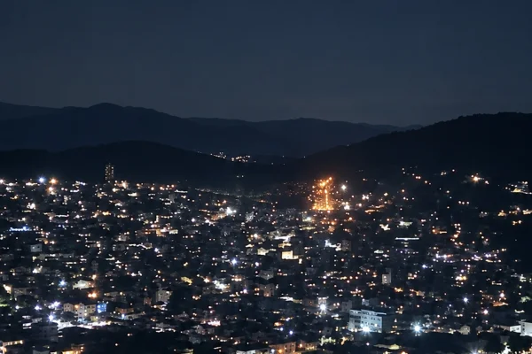Imagem colorida, Complexo do Alemão na noite de domingo (25/10)- Metrópoles