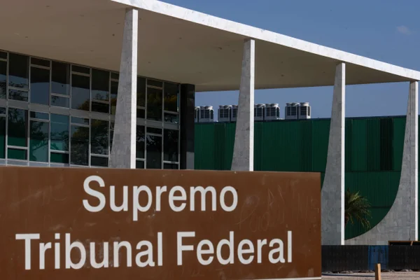 Mais vale a suspeita que a prova. De profetas e profecias (por Pedro Costa)