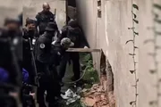 Policiais durante a ofensiva
