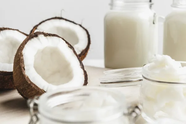 Coco e derivados como o óleo de coco