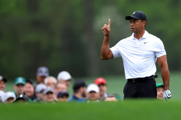 Tiger Woods anuncia que voltará a competir