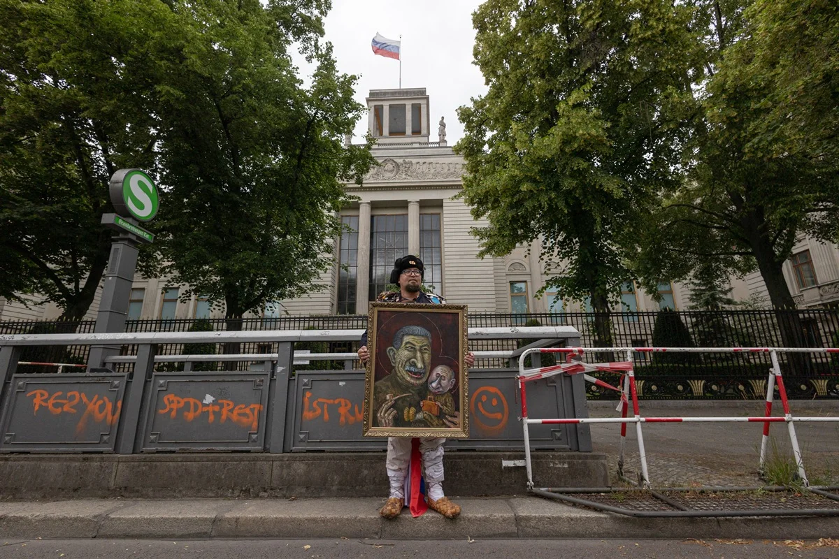O artista Semyon Skrepetsky O artista Semyon Skrepetsky