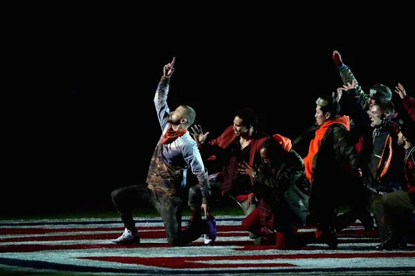 Justin Timberlake invoca Prince em show do Super Bowl 52