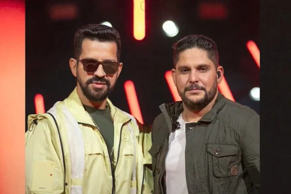 Dennis DJ lança mais duas músicas de DVD em parceria com sertanejos