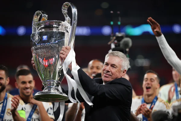 Foto colorida de Carlo Ancelotti, do Real Madrid - Metrópoles