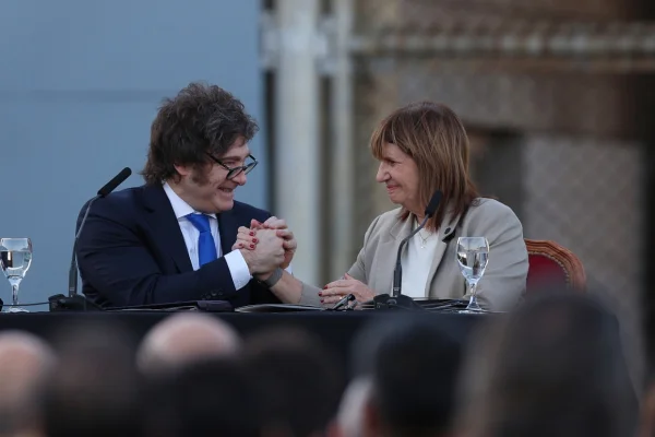 Imagem colorida de Patricia Bullrich e Javier Milei - Metrópoles