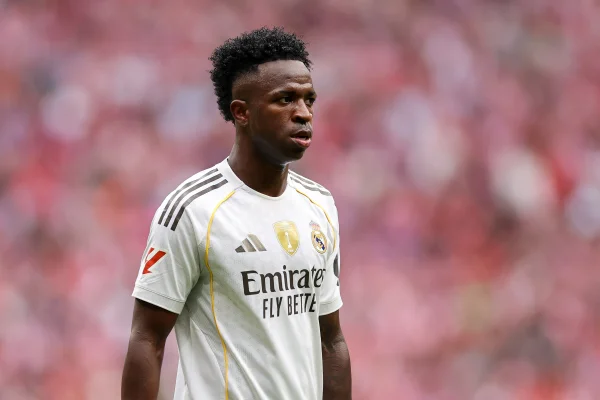 Torcedor do Atlético de Madrid é preso por racismo contra Vini Jr. - destaque galeria