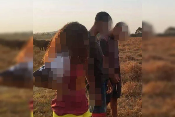 Filha aprendeu na internet como dar “mata-leão” e estrangular a mãe