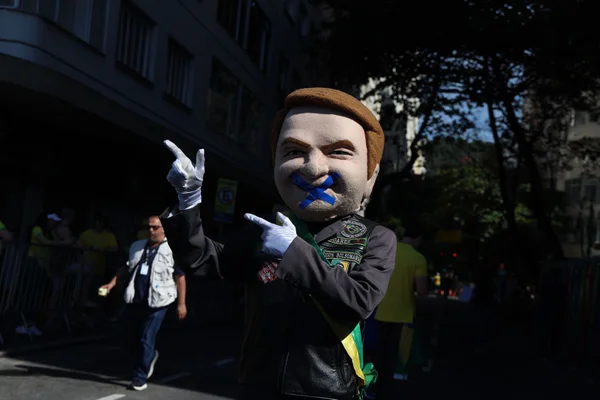 Rio de Janeiro (RJ), 03/08/2025 Ato em favor da democracia em Copacabana, Rio de Janeiro.
