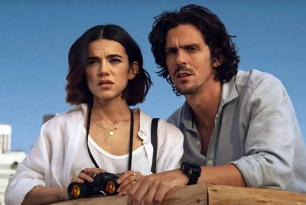 Foto colorida de Manu Gavassi e Rafael Infante em Não Tem Volta - Metrópoles