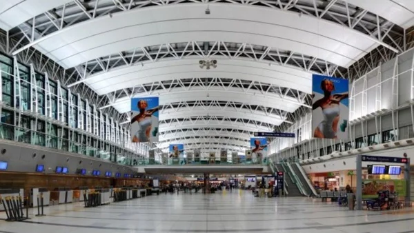 Jovem é indenizado por ficar sozinho em aeroporto quando era criança