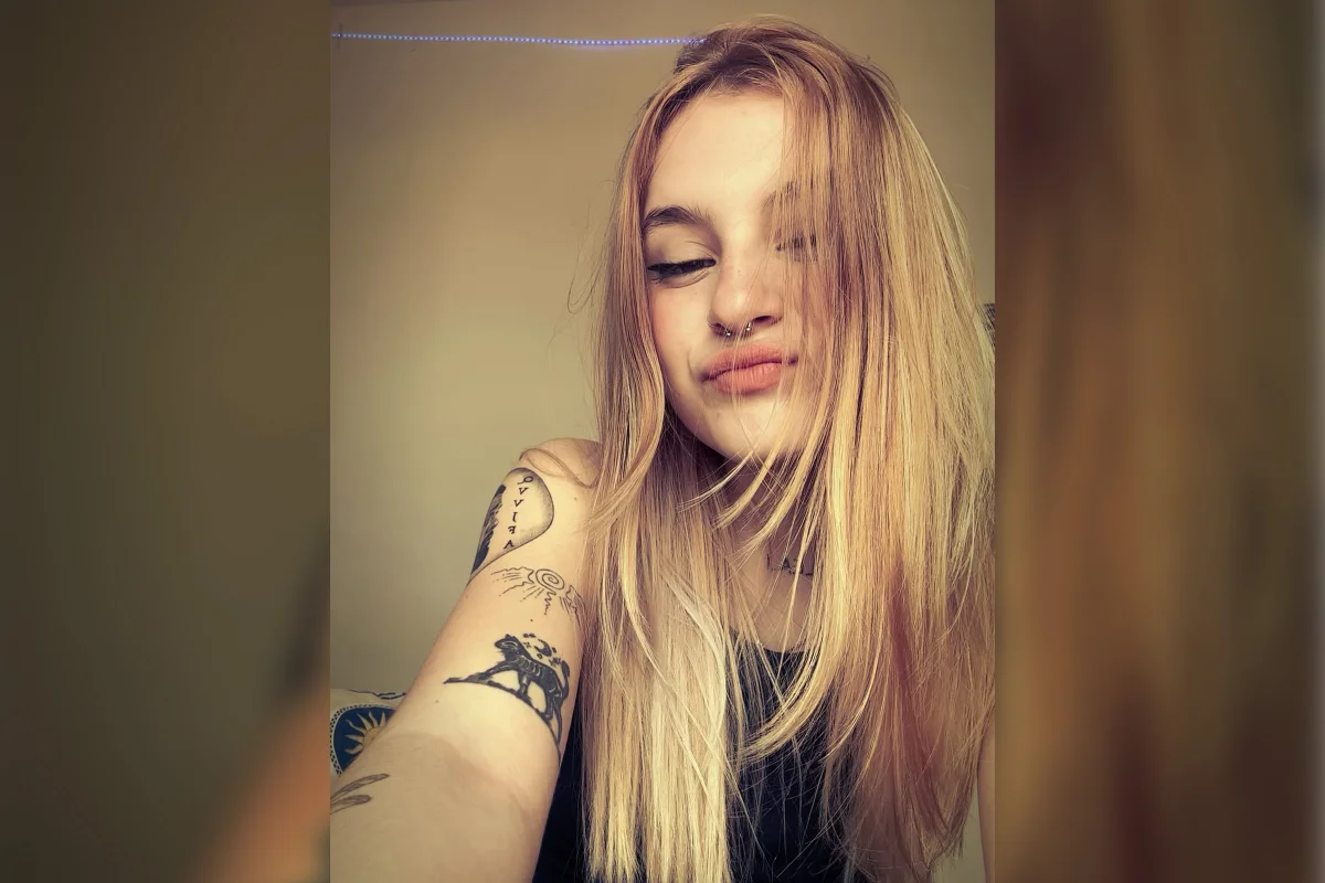 Amigos homenageiam jovem morta pelo namorado em SC: "Mulher incrível"