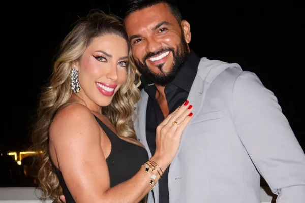 Tati Minerato é pedida em casamento por Anderson Cavalcanti após 4 meses de namoro - Metrópoles