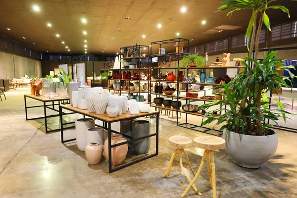 Arquitetos e formadores de opinião prestigiam abertura do Galpão