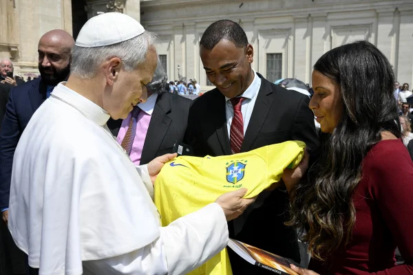 papa leao 14 leao xiv moda esporte camisa selecao brasileira cafu brasil - metrópoles