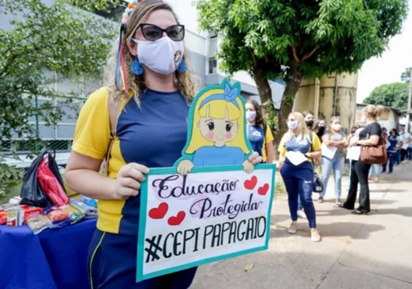 Vacinação dos trabalhadores da educação no DF