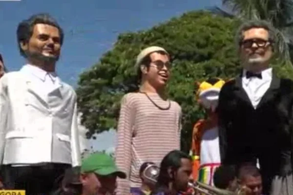 Bonecos de Wagner Moura e Kleber Mendonça Filho vão às ruas em Olinda