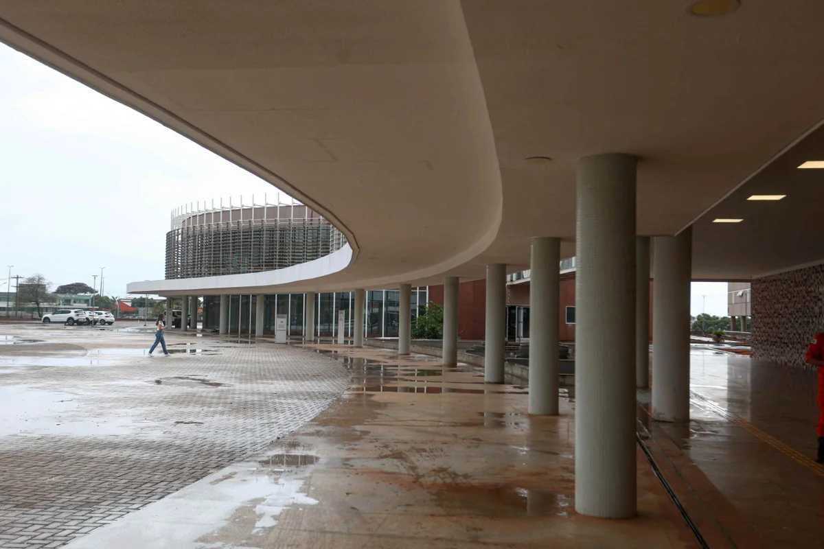 Construído há pouco mais de 10 anos, o Centrad foi criado para se tornar o principal centro administrativo do GDF Construído há pouco mais de 10 anos, o Centrad foi criado para se tornar o principal centro administrativo do GDF