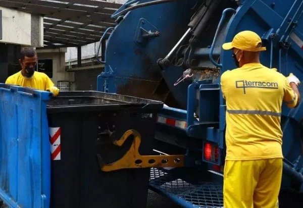Prefeitura Santos coleta lixo