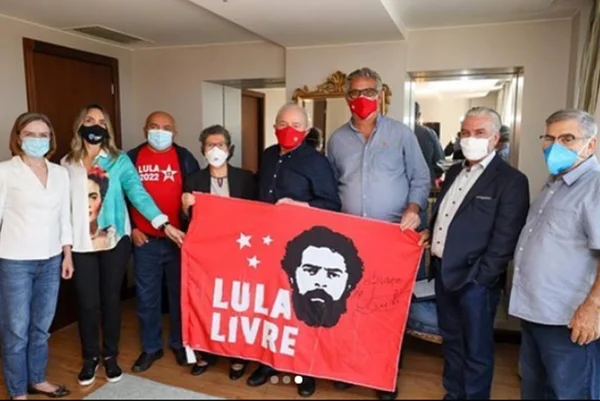 “Espírito renovado”, diz Chico Vigilante após encontro com Lula