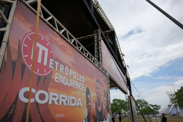 Metrópoles Endurance: entrega de kits antecipa clima das provas de corrida - destaque galeria