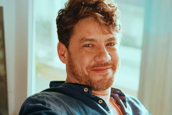 Leonardo Miggiorin desabafa sobre sexualidade: “Era fragmentado”