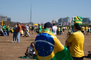 Manifestantes vão às ruas no feriado do Dia da Independência