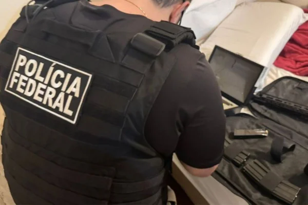 PF prende traficante após interceptação de avião no interior de SP - destaque galeria PF prende traficante após interceptação de avião no interior de SP - destaque galeria