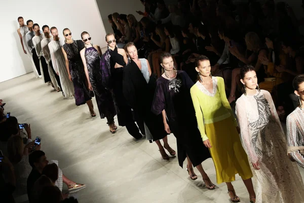 Semana de moda de Nova York traz novidades e inovação para o público