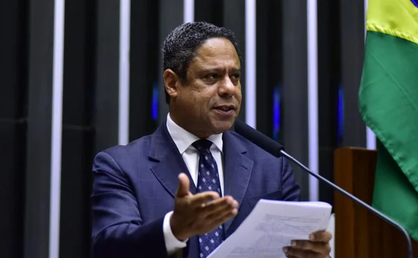 imagem colorida mostra deputado Orlando Silva - Metrópoles