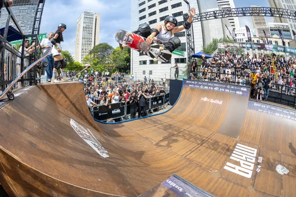 Dora Varella e Pedro Carvalho vencem o Mini Ramp Pro Attack, em SP