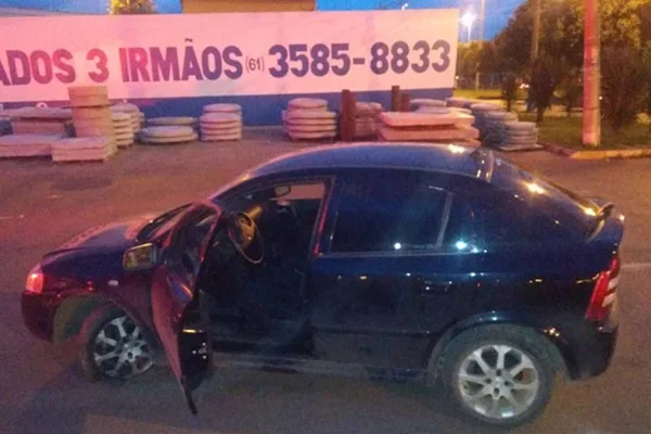 Mulher é sequestrada e salta do carro para se salvar no DF