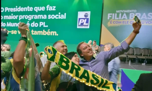Pedro Guimarães com bolsonaristas
