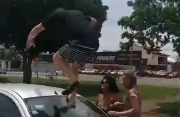 EMPRESÁRIO se revolta e ataca mulher durante briga de trânsito