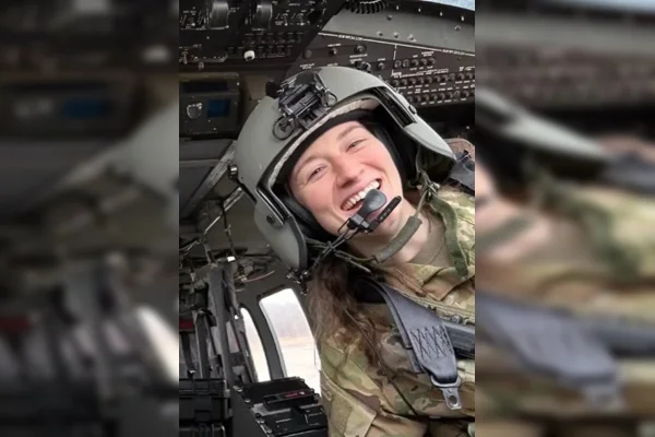 Imagem colorida de pilota do helicóptero morta em colisão com avião - Metrópoles
