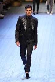 Jhona Burjack desfila para Dolce & Gabbana no Milan Men's Fashion Week Spring/Summer 2019 